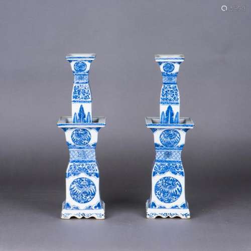 A PAIR OF BLUE AND WHITE SQUARE SECTIONED, QING DYNASTY