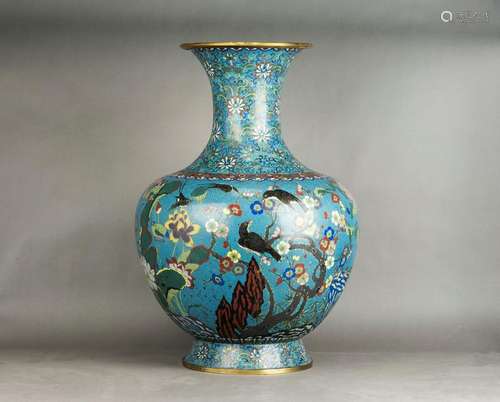 A LARGE CHINESE CLOISONNE VASE, JIAQING PERIOD