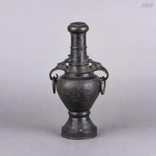 AN ARCHAISTIC MING-STYLE BRONZE VASE