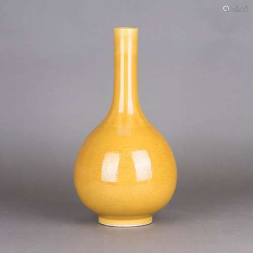 A YELLOW GLAZED 'DRAGON' BOTTLE VASE, QING DYNASTY