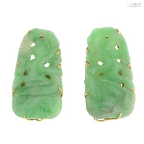 Two jade brooches. Length 2.7cms. 14.1gms. Jade