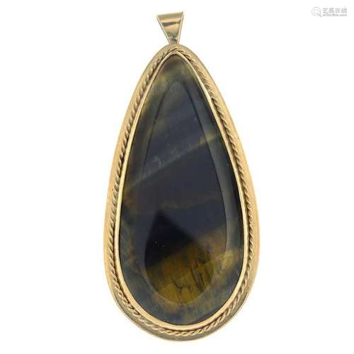 A 9ct gold tiger's-eye pendant.Hallmarks for