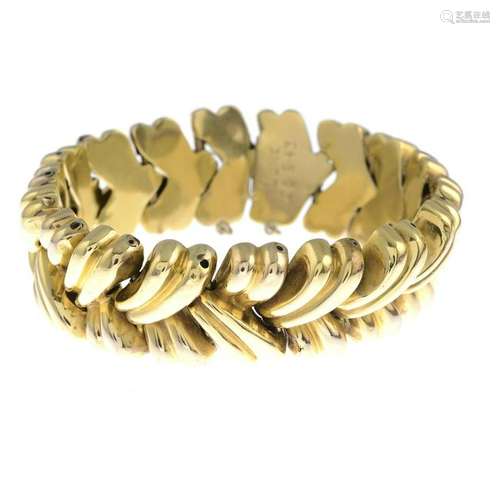 A mid 20th century 18ct gold bracelet.Length 18cms.