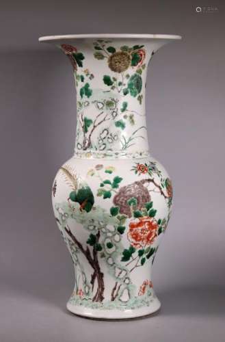 Chinese Qing Dynasty Famille Verte Porcelain Vase