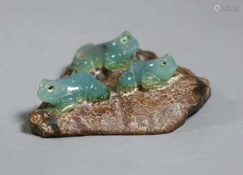 Chinese Translucent Green Agate 3 Frog Carving