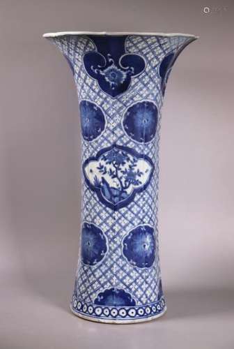 Large Chinese 18/19 C Blue & White Porcelain Vase