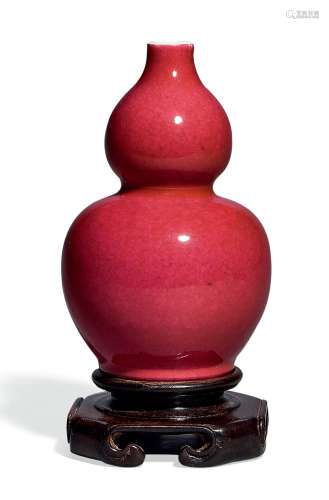 清中期 胭脂红釉葫芦瓶