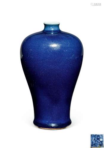 清乾隆 蓝釉梅瓶