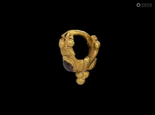 Parthian Gold and Garnet Earring