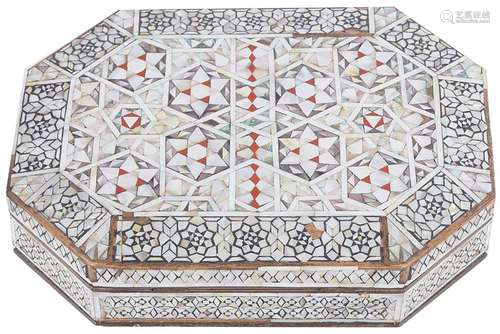 ANGLO-INDIAN MOTHER OâPEARL JEWELLERY BOX