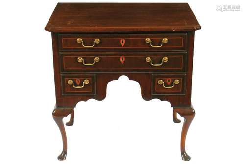 MAHOGANY AND BOXWOOD INLAID LOWBOY, CIRCA 1760