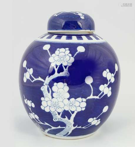 CHINESE BLUE AND WHITE GINGER JAR AND LID