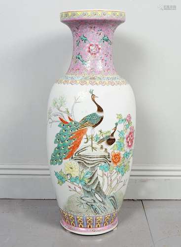 EARLY 20TH-CENTURY CHINESE POLYCHROME VASE