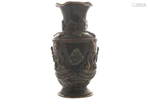 18TH-CENTURY INDIAN BRONZE VASE