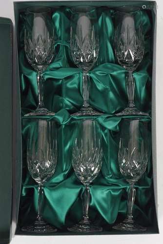 SET OF SIX CRYSTAL WINE GLASSES