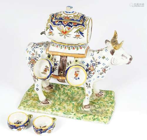 19TH-CENTURY FAIENCE COW