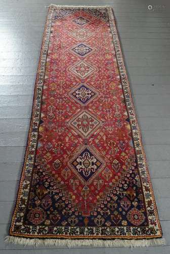 LONG PERSIAN RUNNER