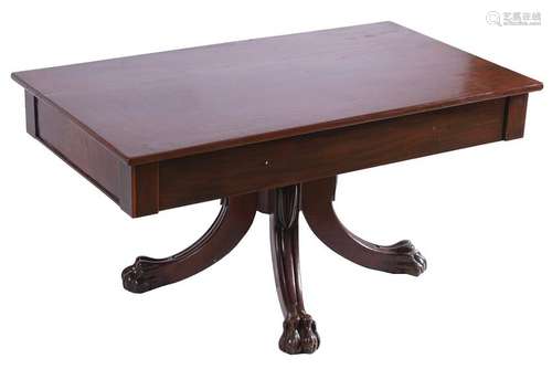 19TH-CENTURY MAHOGANY COFFEE TABLE