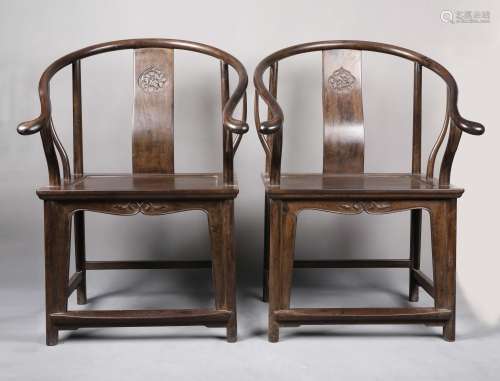 A VERY RARE PAIR OF ZITAN CONTINUOUS HORSESHOE-BACK ARMCHAIRS, QUANYI