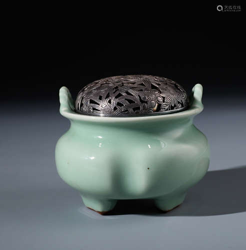 An Exquisite Chinese Celadon Glazed Tripod Censer and Silver Cover