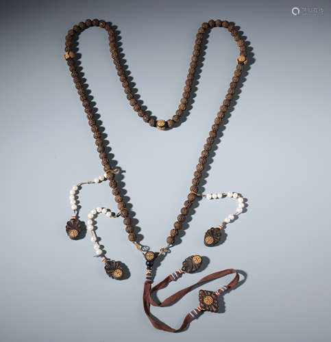 A String of Chinese Aloeswood and Pearl Prayer Necklace With 'Shou' Symbol