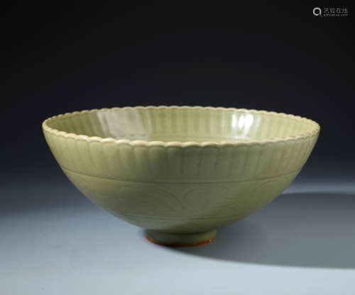 A Very Rare Chinese Carved Longquan Chrysanthemum Lobbed Bowl