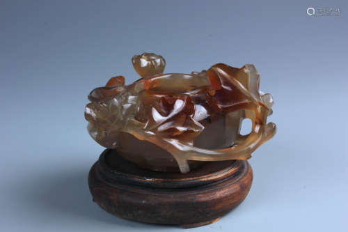 A Chinese Agate Brush Washer