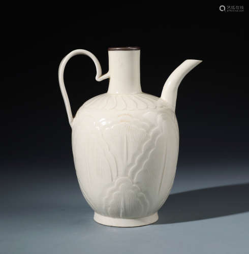 A Rare Chinese Carved Dingyao Porcelain Ewer