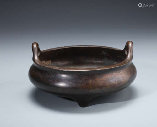 A Fine Chinese Bronze Censer with Twin Everted Handles