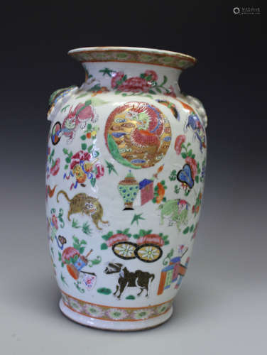 A Chinese WUCAI Mythical Vase