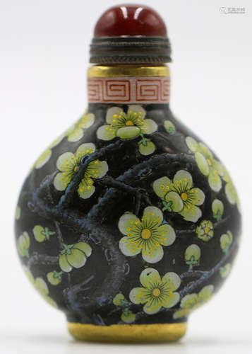 A Chinese Peking Glass Snuff Bottle