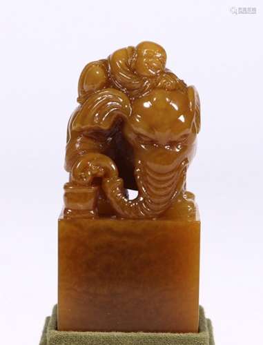 SHOUSHAN TIANHUANG STONE TONG ZI XI XIANG SQUARE SEAL