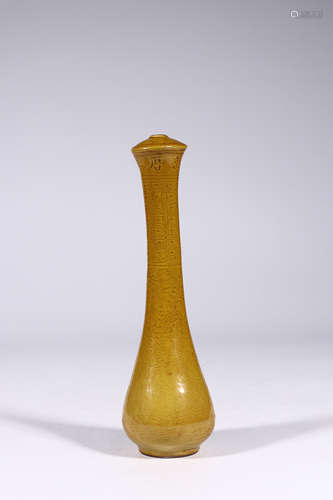 WANLI MARK YELLOW GLAZE VASE