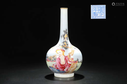 YONGZHENG MARK FAMILLE ROSE VASE