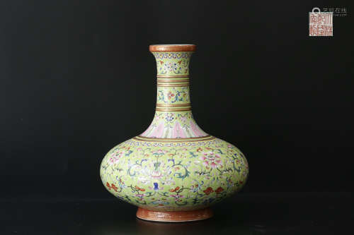 QIANLONG MARK FAMILLE ROSE VASE