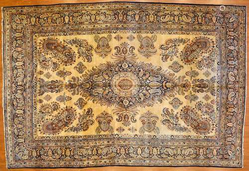 Semi-Antique Kazvin Carpet, Persia, 9 x 13.2