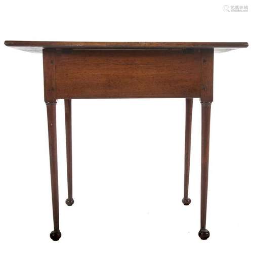 American Queen Anne Style Tavern Table