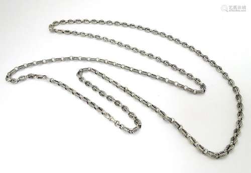 A silver longuard chain approx 60'' long (140g)