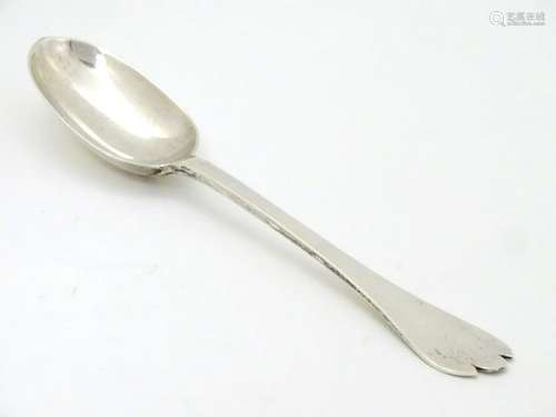 An Art Deco silver trefid spoon hallmarked London 1945