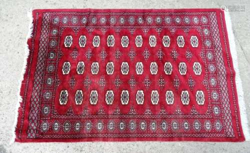 Carpet rug : a Persian Hamadan rug with 3 x 10 Boteh,