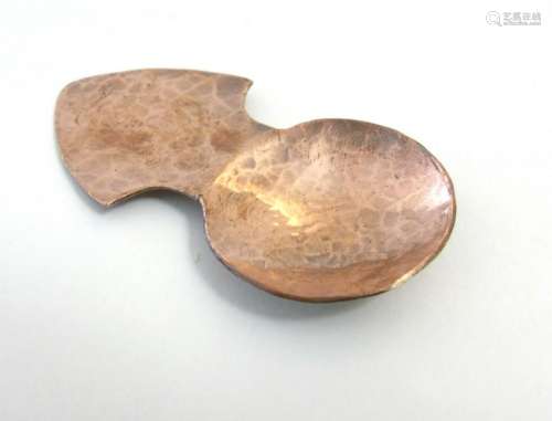 Arts and Crafts : A copper plannished / hammered caddy