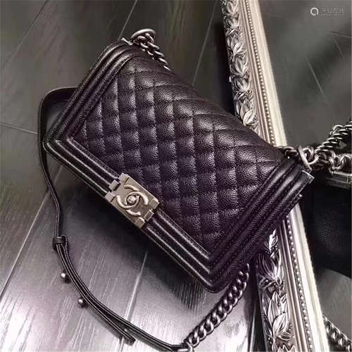 CHANEL BOY BAG BLACK LAMBSKIN