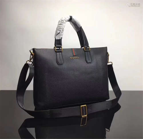 GUCCI BLACK LEATHER MAN SHOULDER BAG