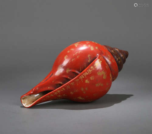 CHINESE PORCELAIN RED GROUND GOLD PAINTED BUHHIST RITAL SNAIL