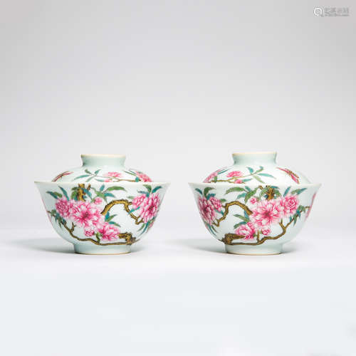 PAIR OF CHINESE PORCELAIN FAMILLE ROSE FLOWER LIDDED CUPS