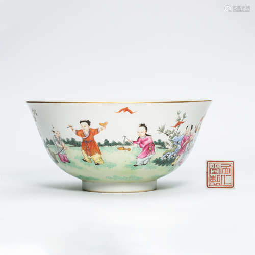 CHINESE PORCELAIN FAMILLER OSE BOY PLAYING BOWL