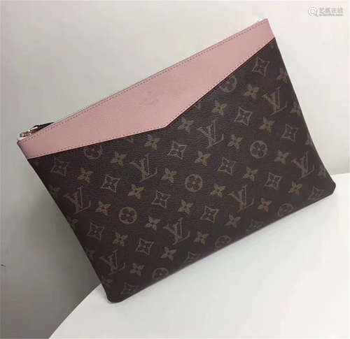 LOUIS VUITTON DAILY HAND BAG