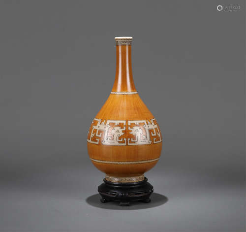 CHINESE PORCELAIN BROWN GLAZE VASE