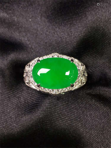 18K WHITE GOLD DIAMOND NATURAL JADEITE RING