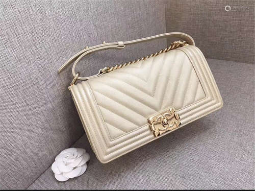 CHANEL LE BOY 17B CHEVRON WHITE CAVIAR LEATHER SHOULDER BAG